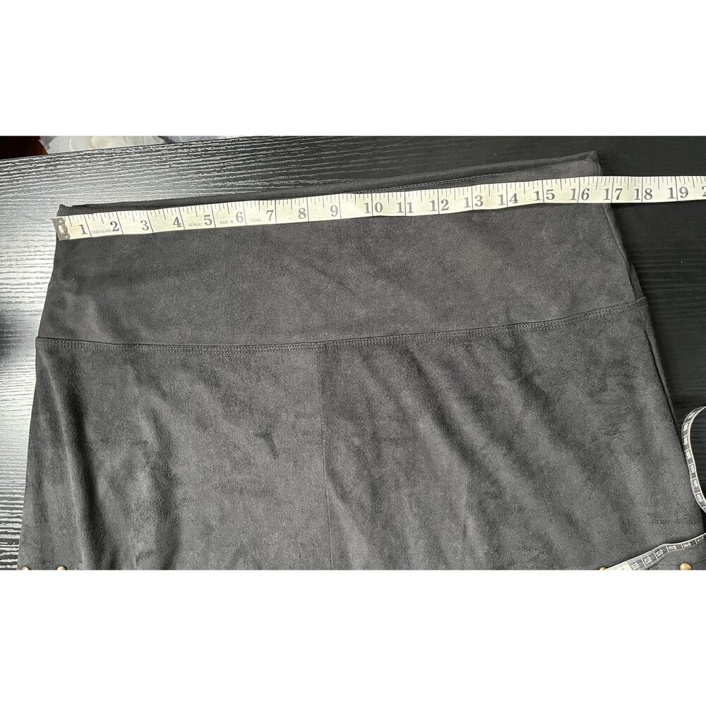Boho/western style microsuede skirt with riveted details - Picture 4 of 8